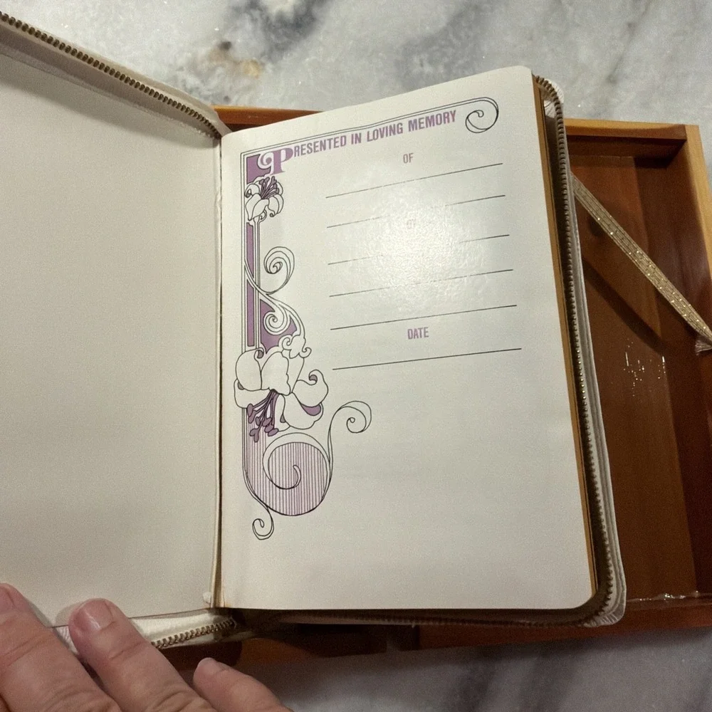 The Holy Bible Memorial Edition Concordance KJV in Wooden Cedar Box 1976 Vintage
